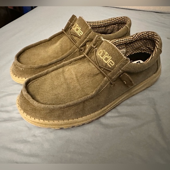 Hey Dude Wally Canvas - Picture 2 of 5